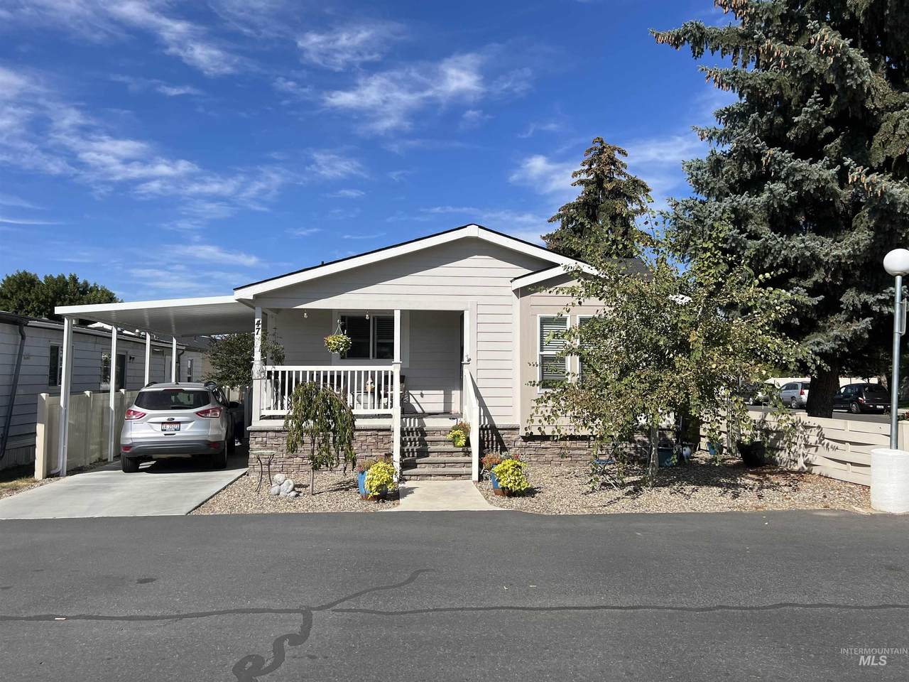2401 S Owyhee St. - Photo 1