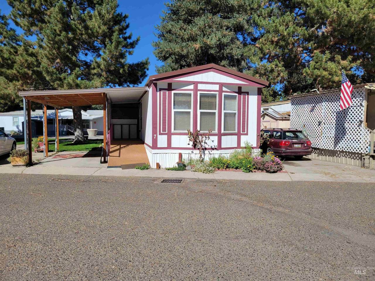 2701 Alder Dr - Photo 1