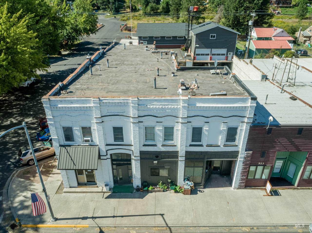527 Main St - Photo 1