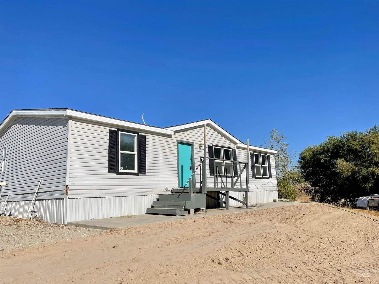 24938 Farmway - Photo 1