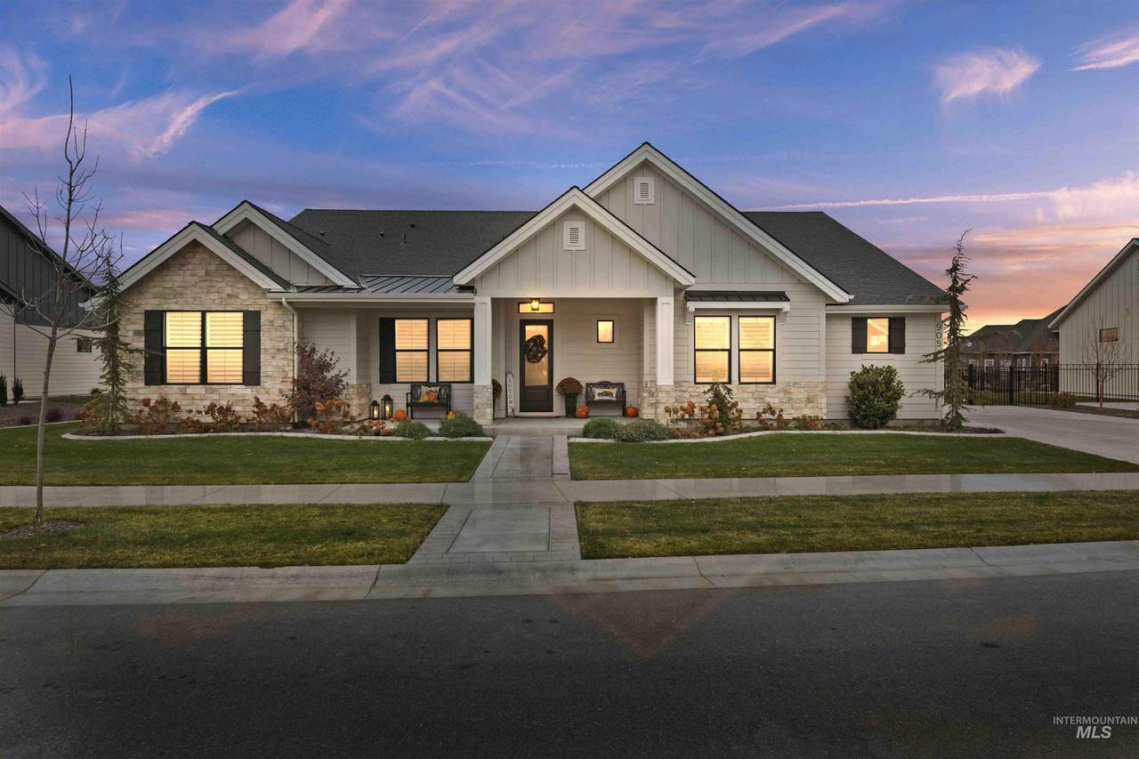 905 Ranch House Way - Photo 1