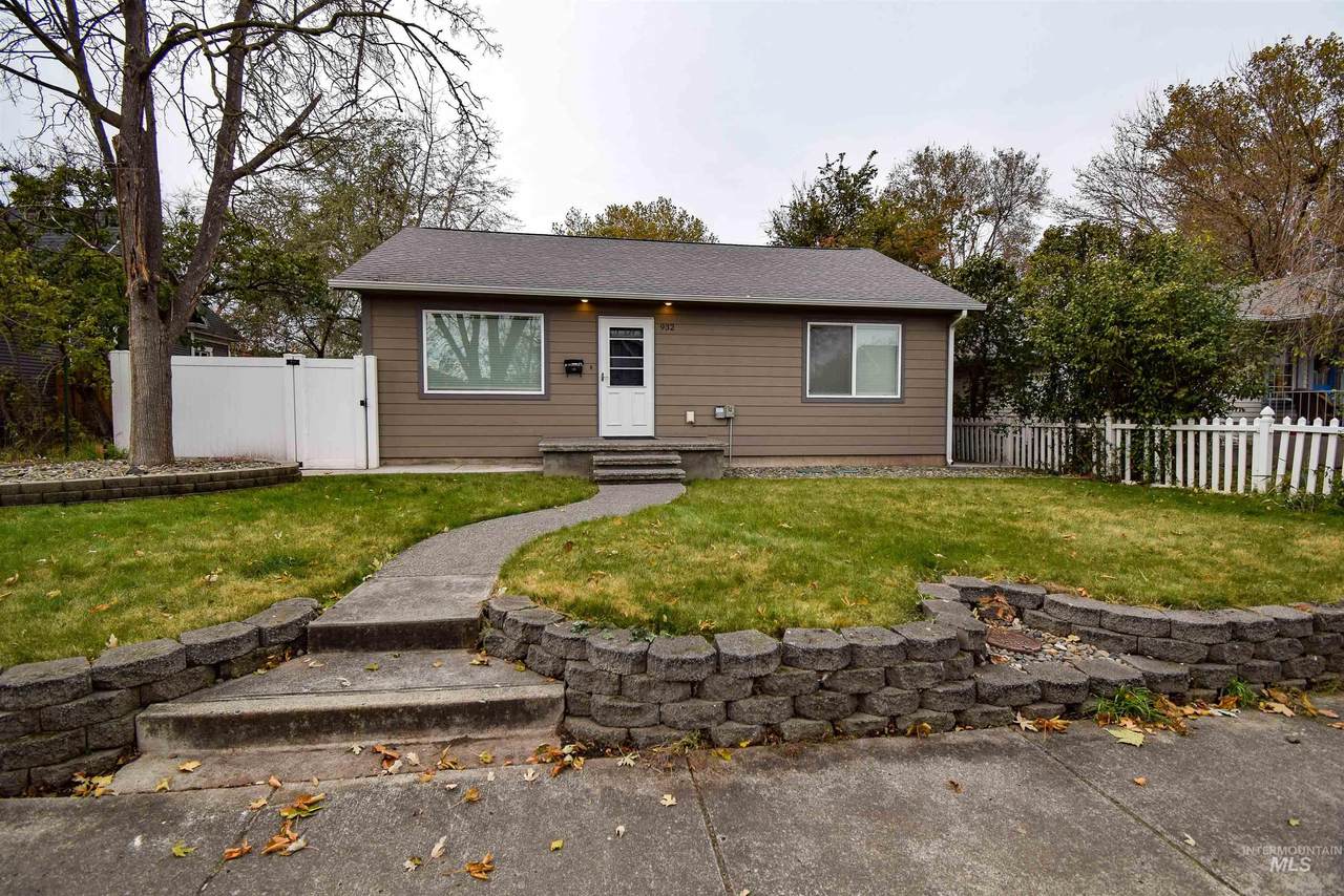 932 4th St. - Photo 1
