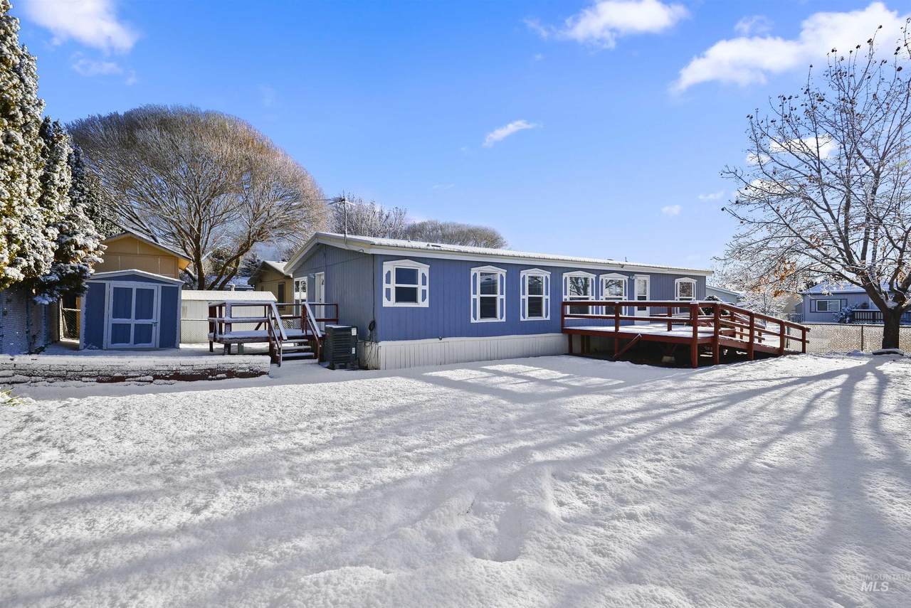 1009 Round Valley St. - Photo 1