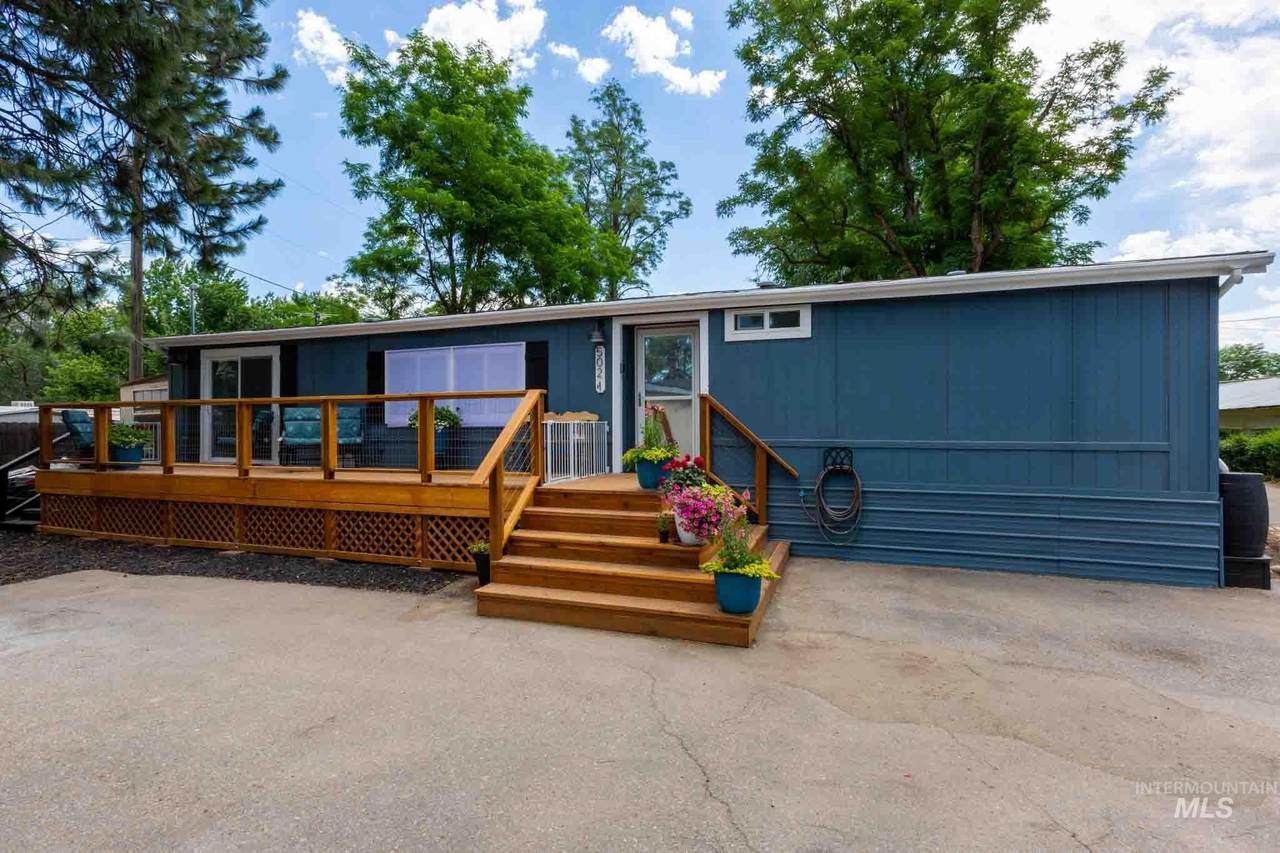 502 40th St - Photo 1