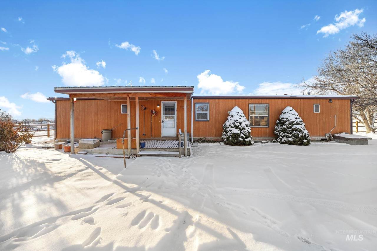 1271 South Park Ave W - Photo 1