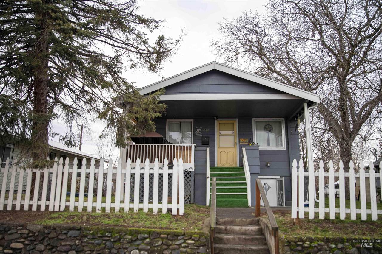 526 5th St - Photo 1