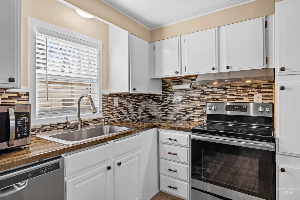 2316 Naclerio Ln - Photo 1