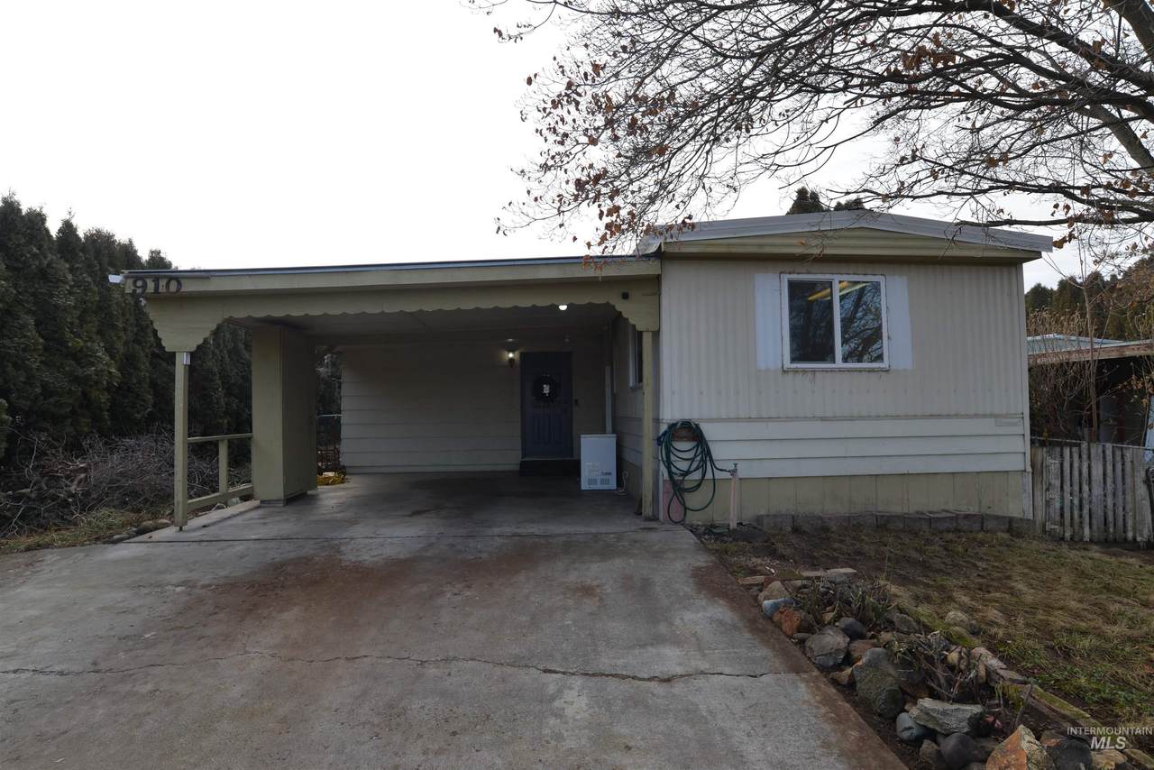 910 Hawthorne Street - Photo 1