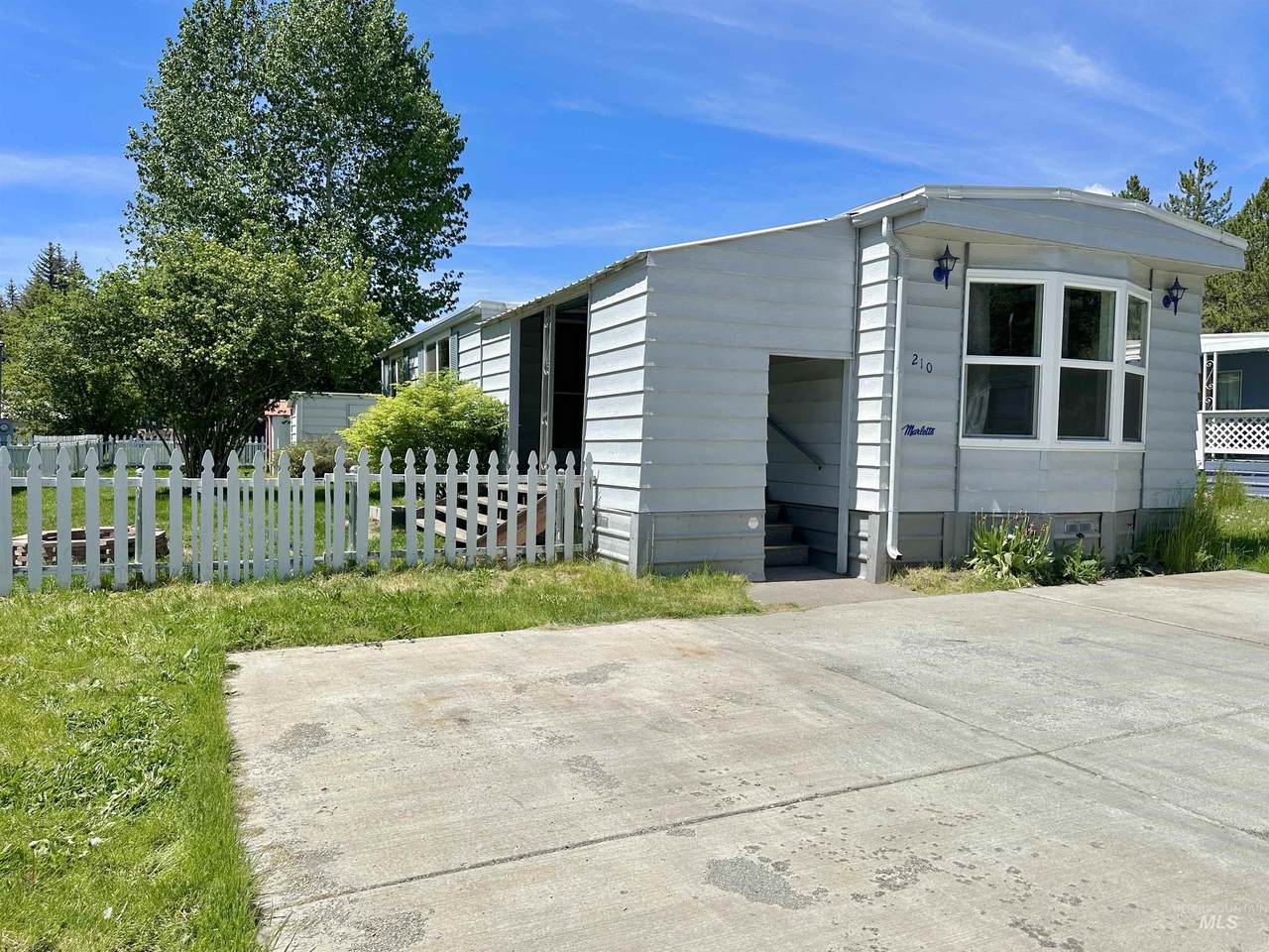 411 Almon #210 - Photo 1
