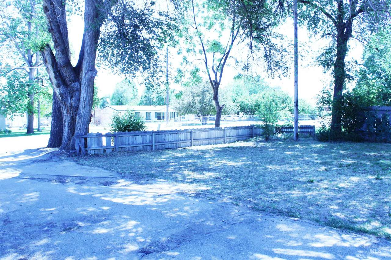 https://bt-photos.global.ssl.fastly.net/imls/1280_boomver_1_98915232-2.jpg