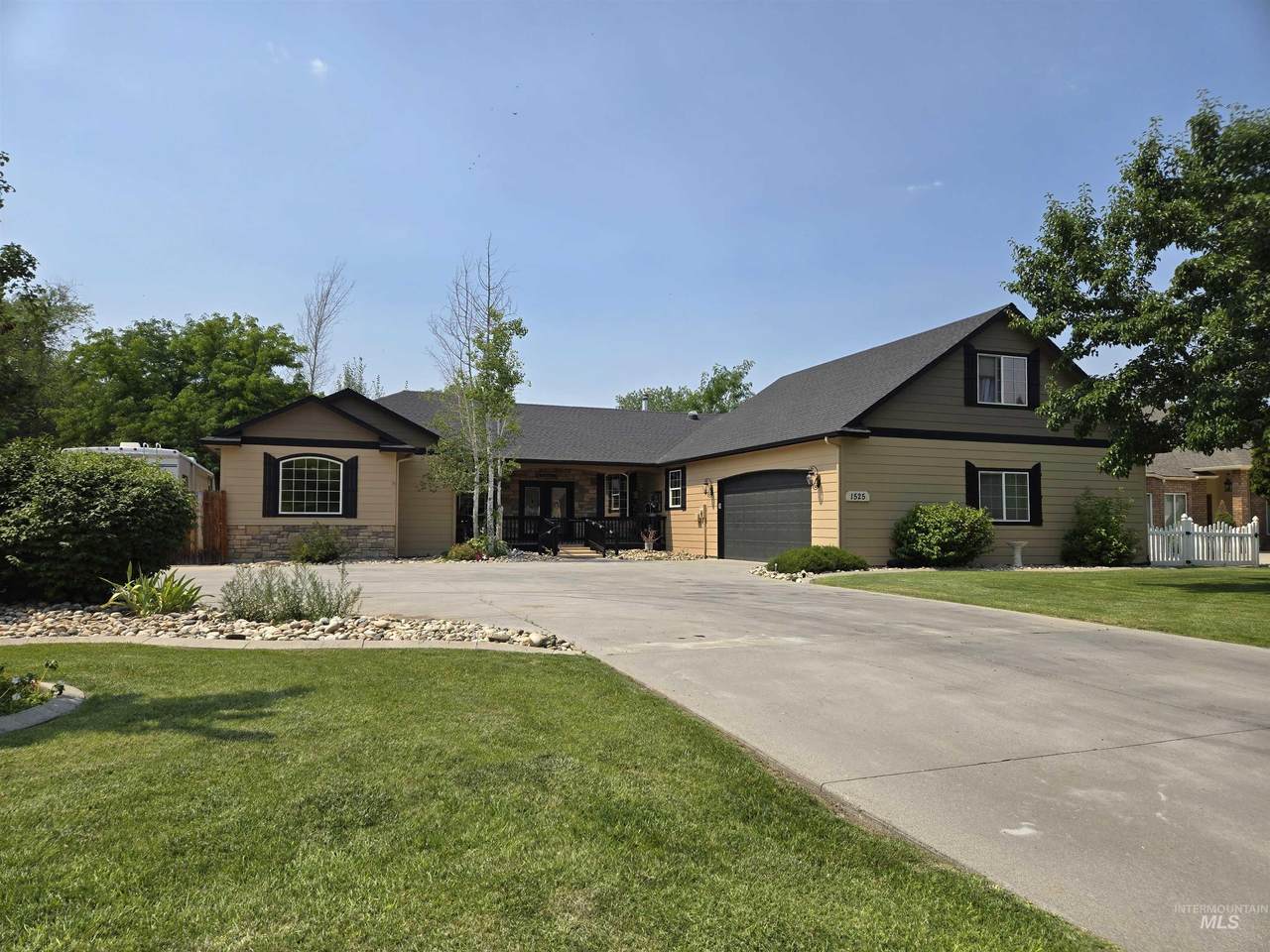 1525 River Street - Photo 1