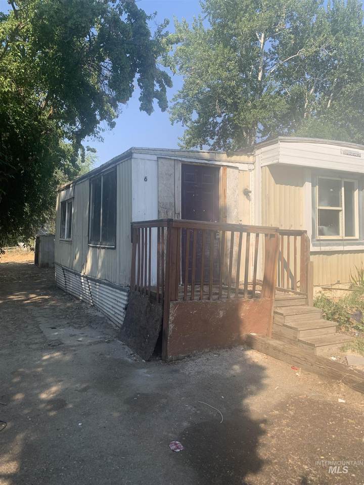 308 48th St - Photo 1