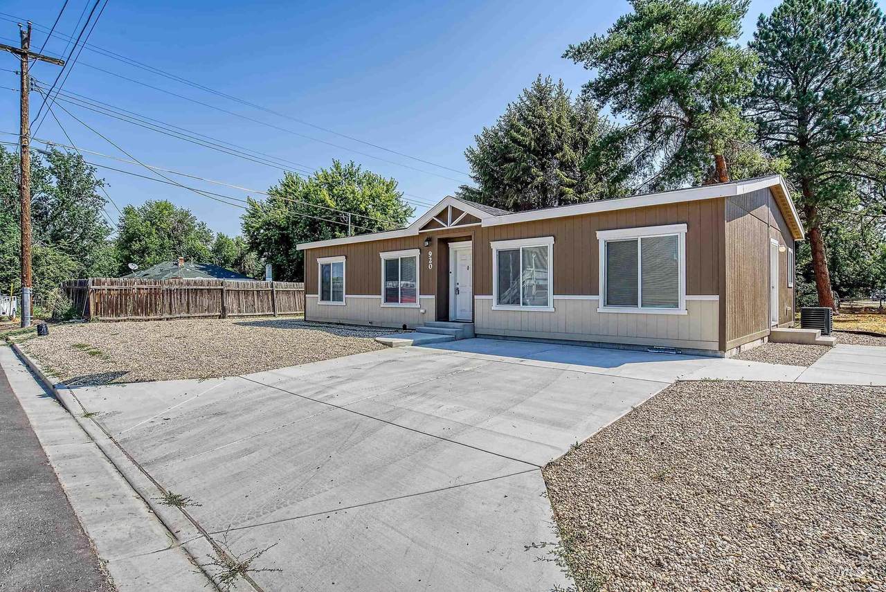 920 5th Street - Photo 1