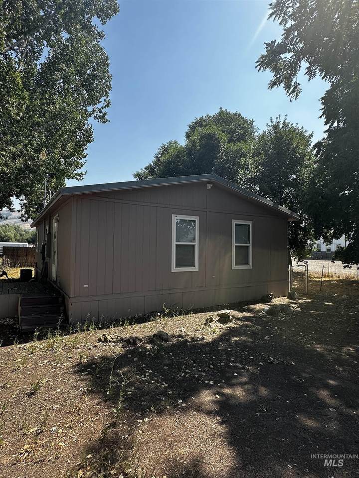 405 Hornet Creek St - Photo 1