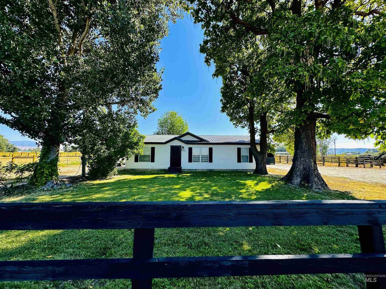 2210 Toms Cabin Rd - Photo 1