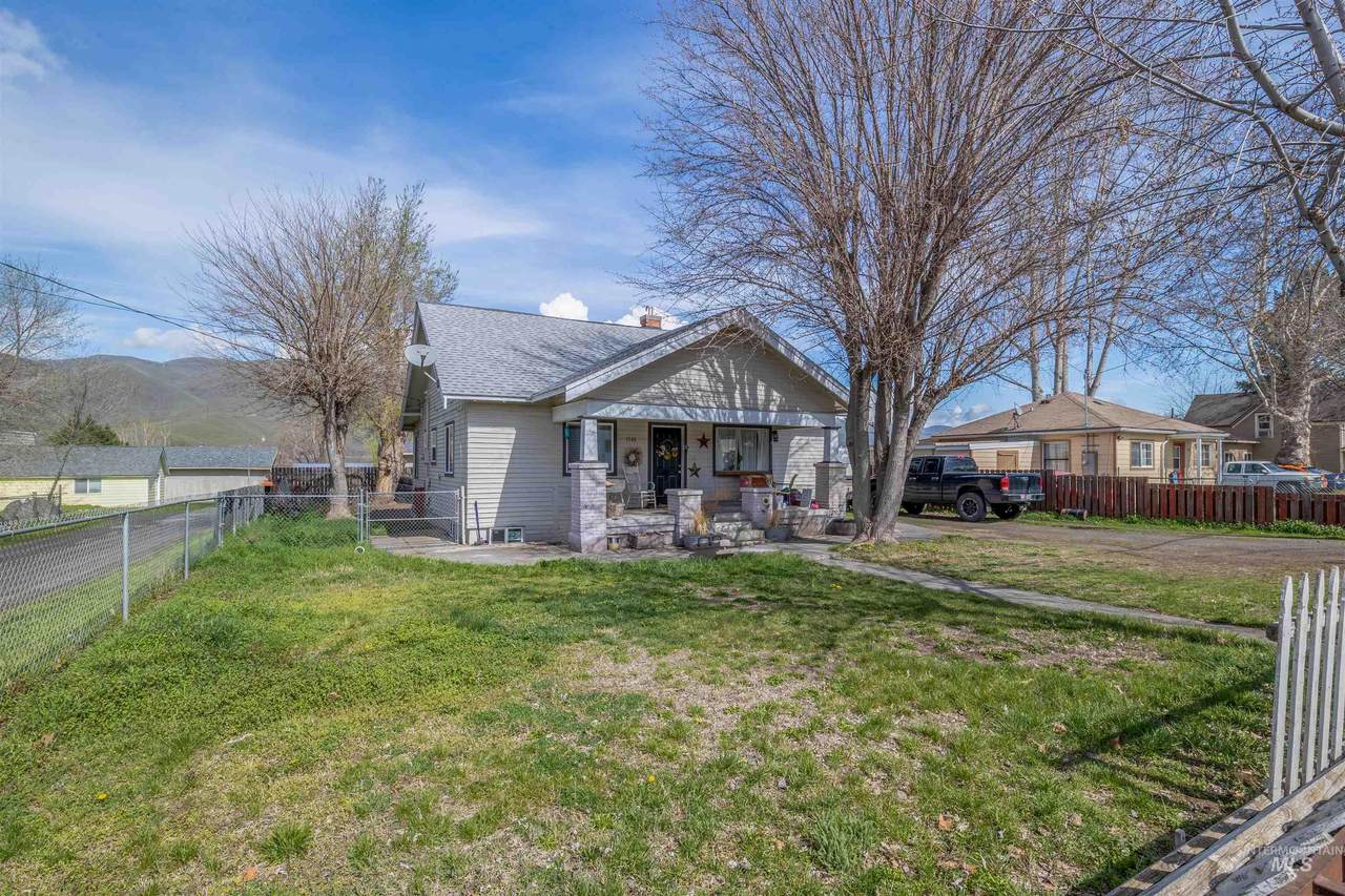 1540 Elm St - Photo 1