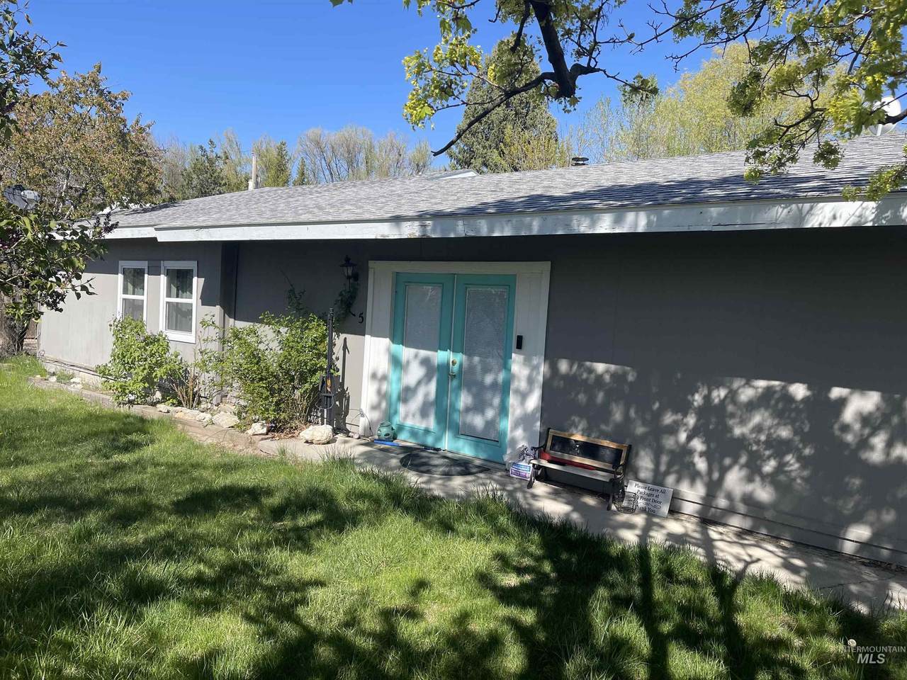 1015 Edwards St - Photo 1