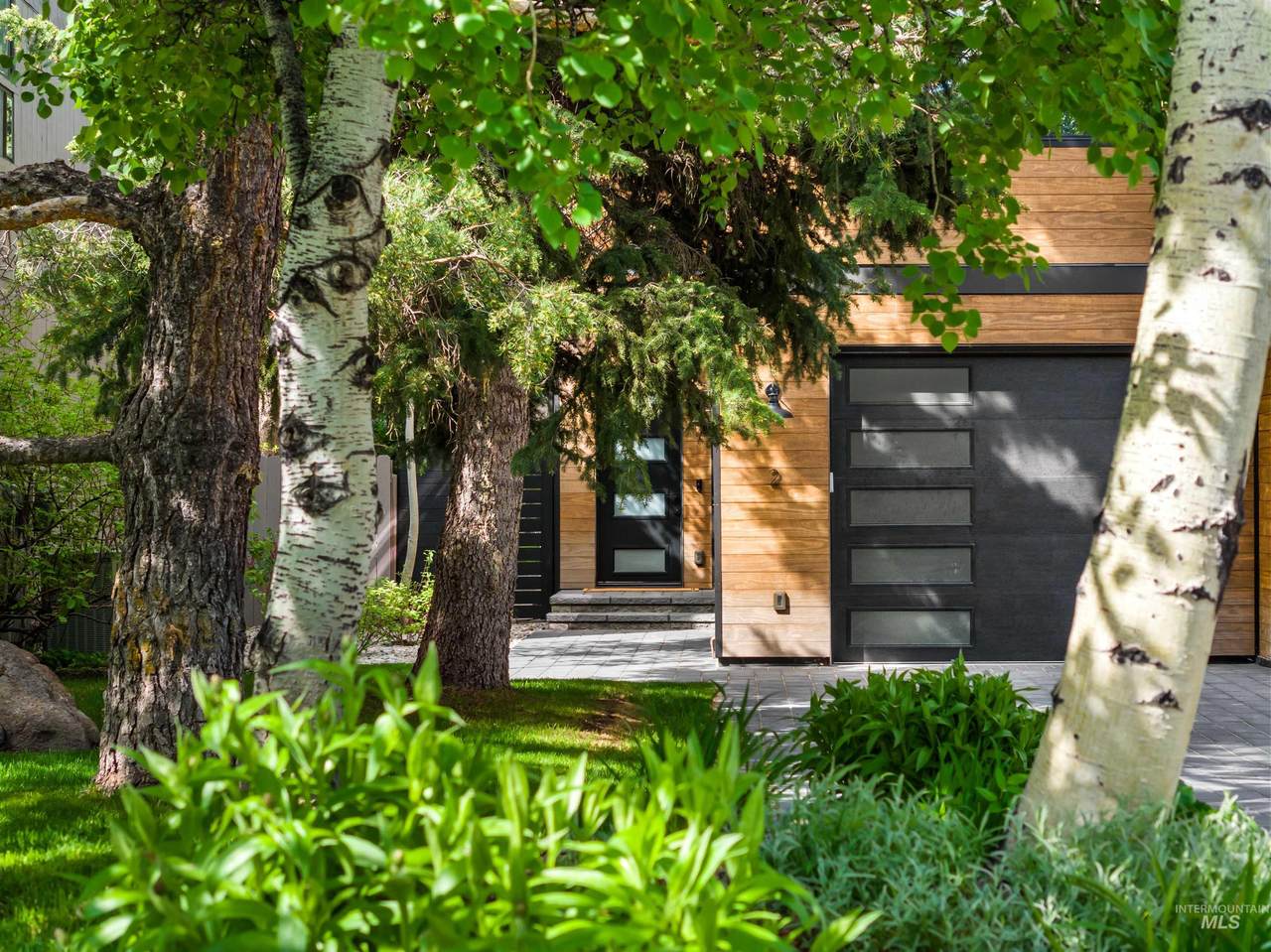 671 3rd Ave #2 - Photo 1