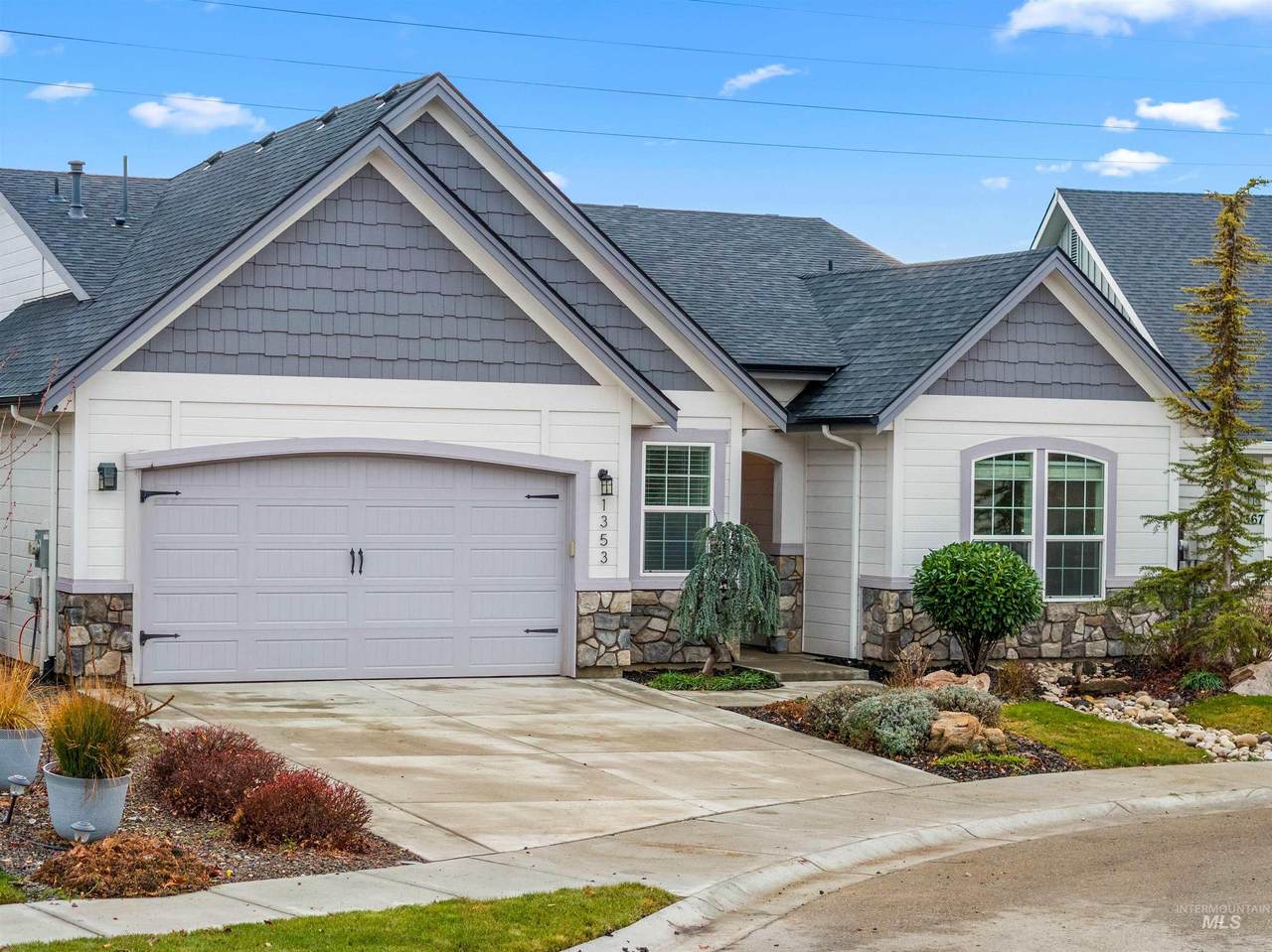 1353 W Brando St - Photo 1