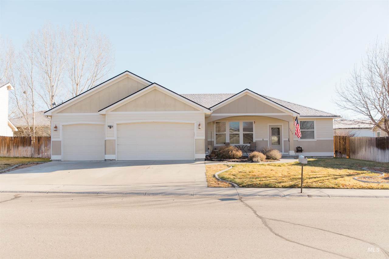 1510 Cinder Loop - Photo 1