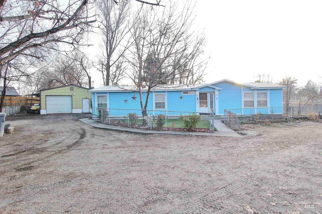 129 Don St - Photo 1