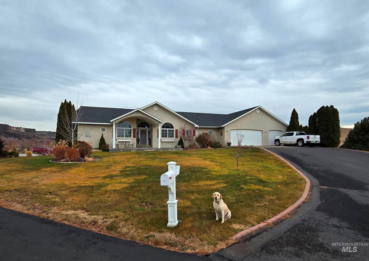 113 Clear Lake Lane - Photo 1
