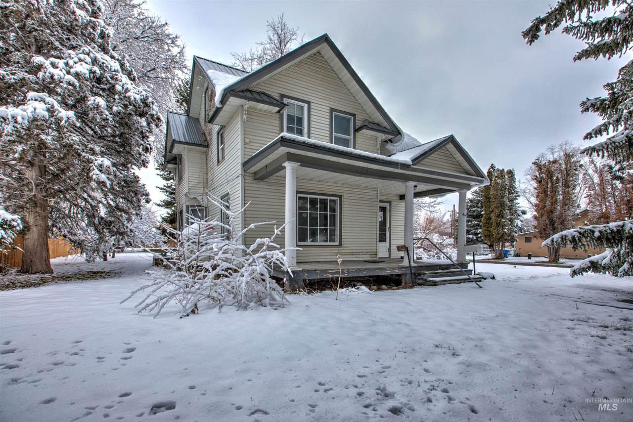 601 1st Ave East - Photo 1