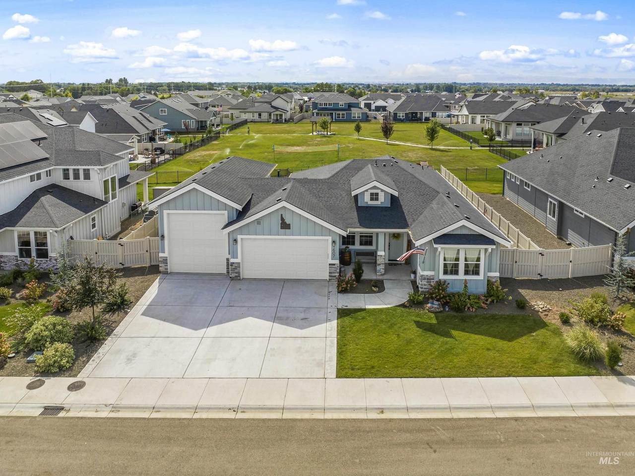 1607 Glencoe St - Photo 1