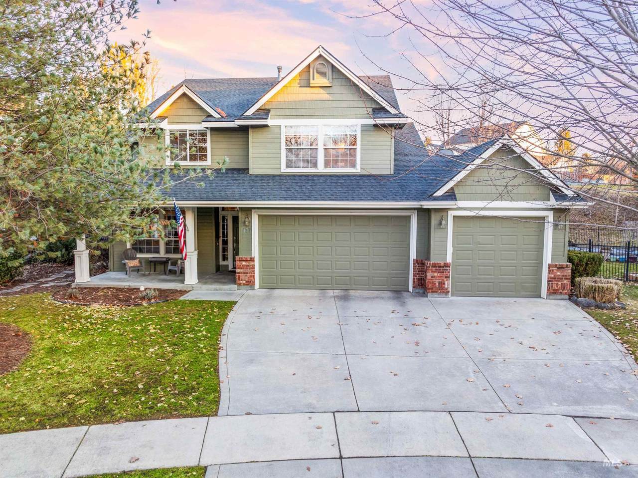 477 Stonewater Ct - Photo 1