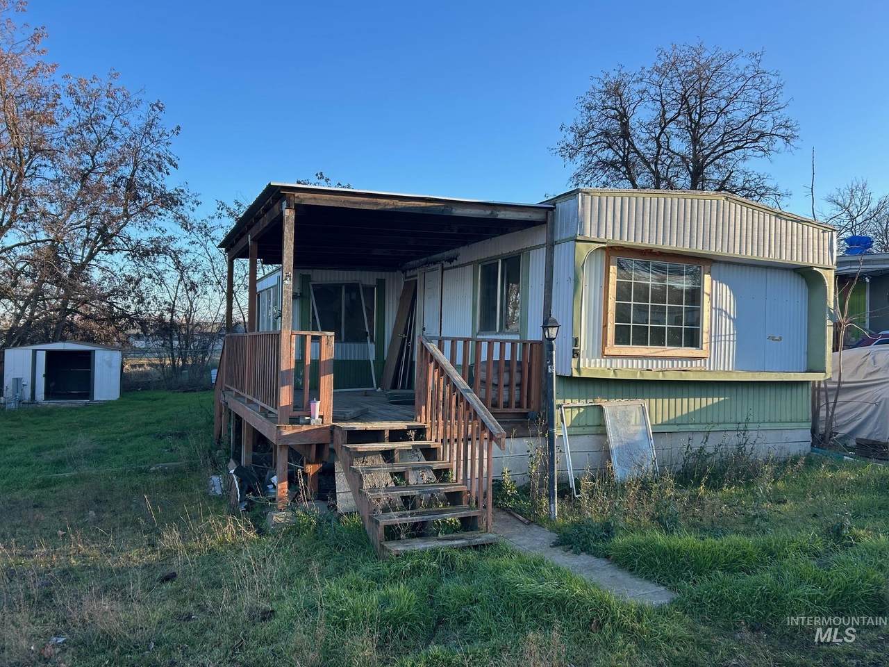 1654 Dustan Loop - Photo 1