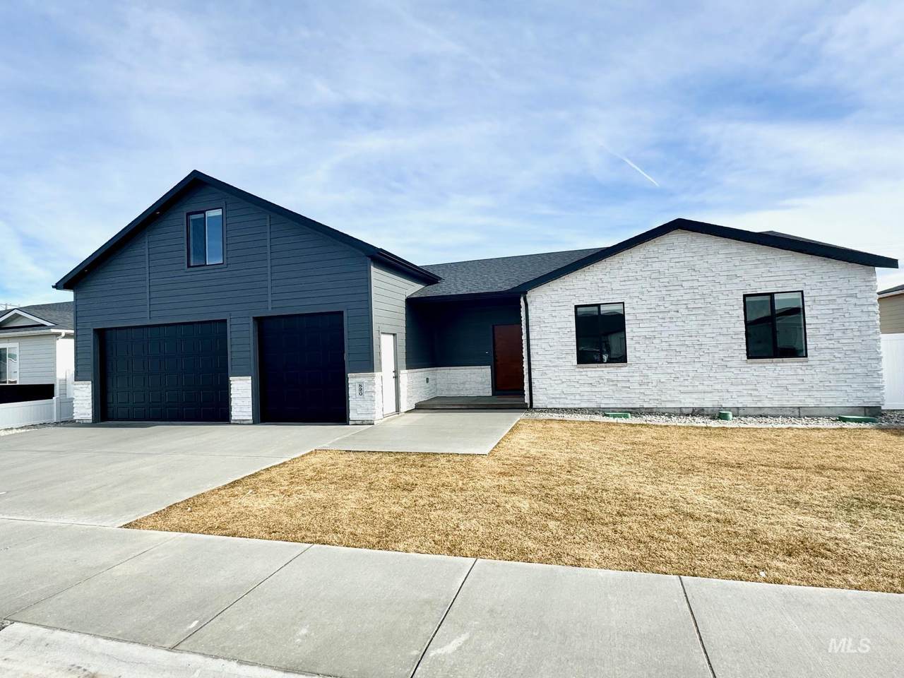 820 Salmon Drive - Photo 1