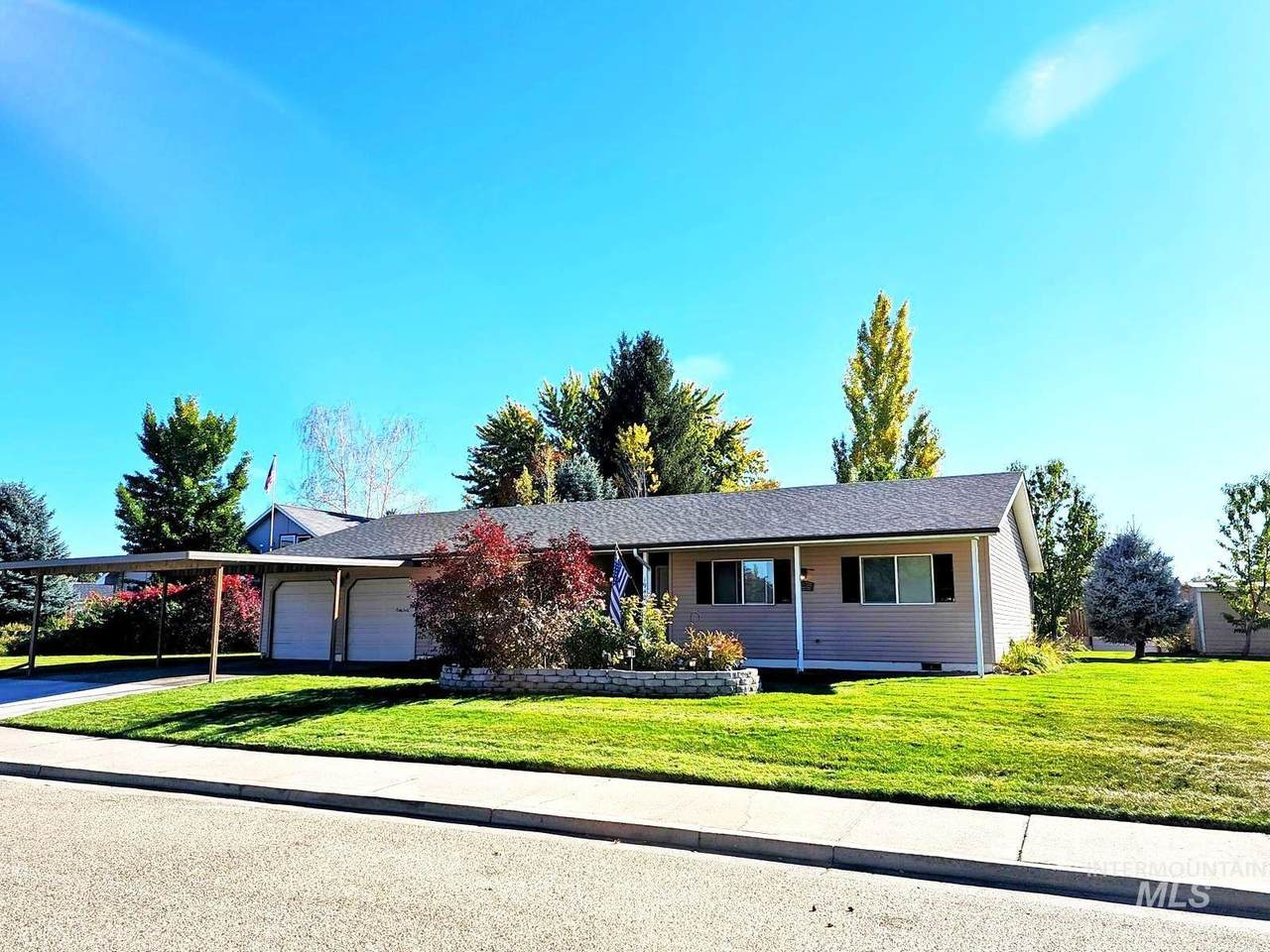 1940 Uehlin Drive - Photo 1