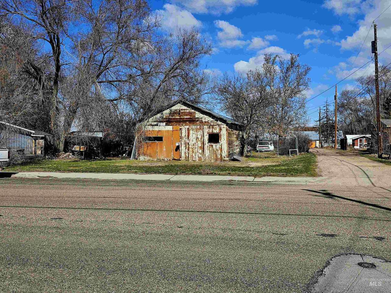 812 6th St. N. - Photo 1
