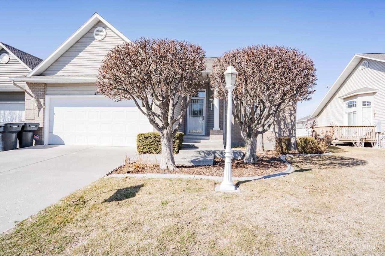 2400 Boardwalk Ct - Photo 1