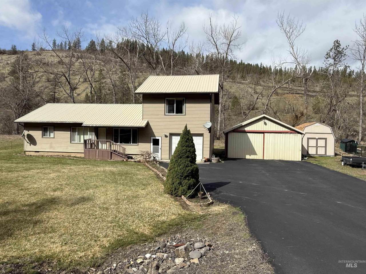 3731 Highway 13 - Photo 1