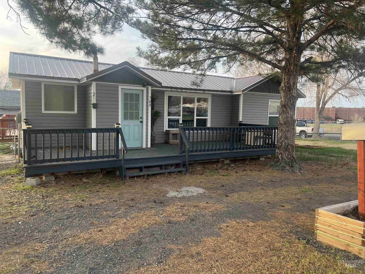 700 Linden - Photo 1