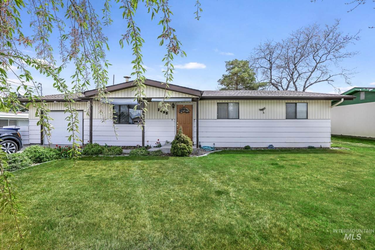 1055 Adell Ave S - Photo 1