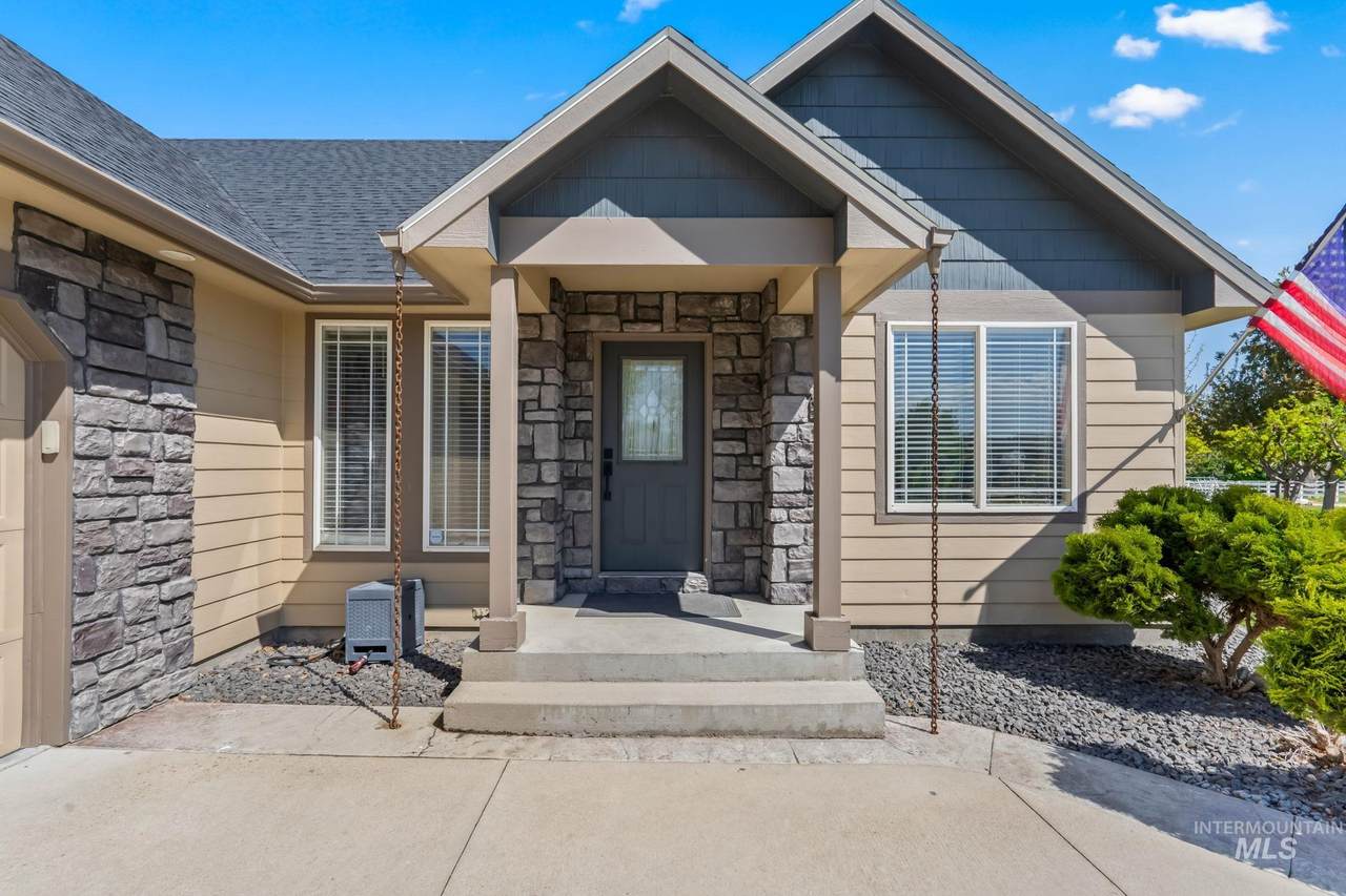 2704 Sparks Ave. - Photo 1