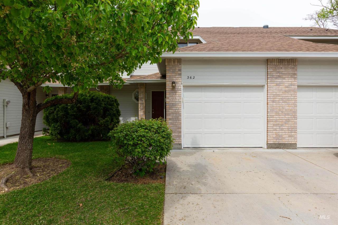 362 Elwood Lane - Photo 1
