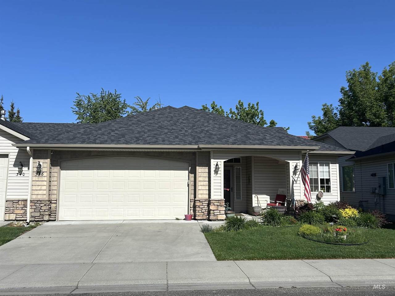 336 Golden Eagle Ln - Photo 1