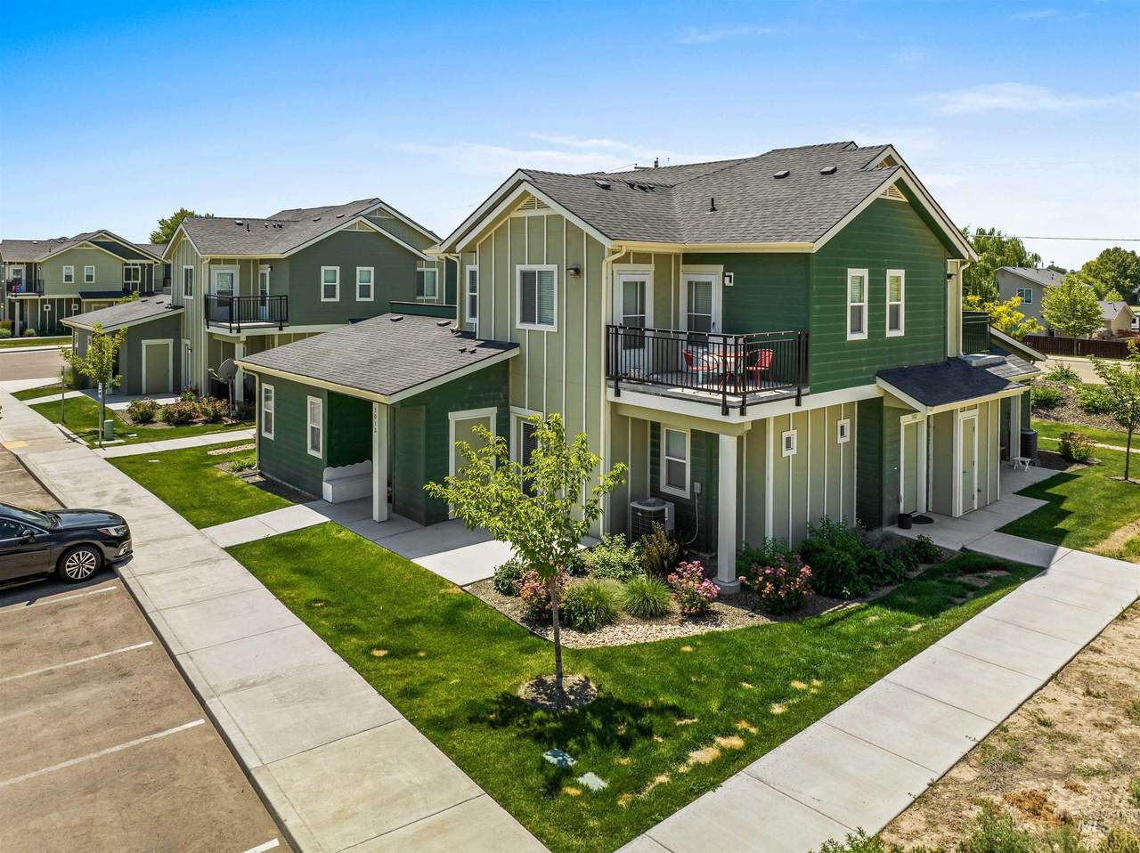 5104 Hamlet Ln. - Photo 1