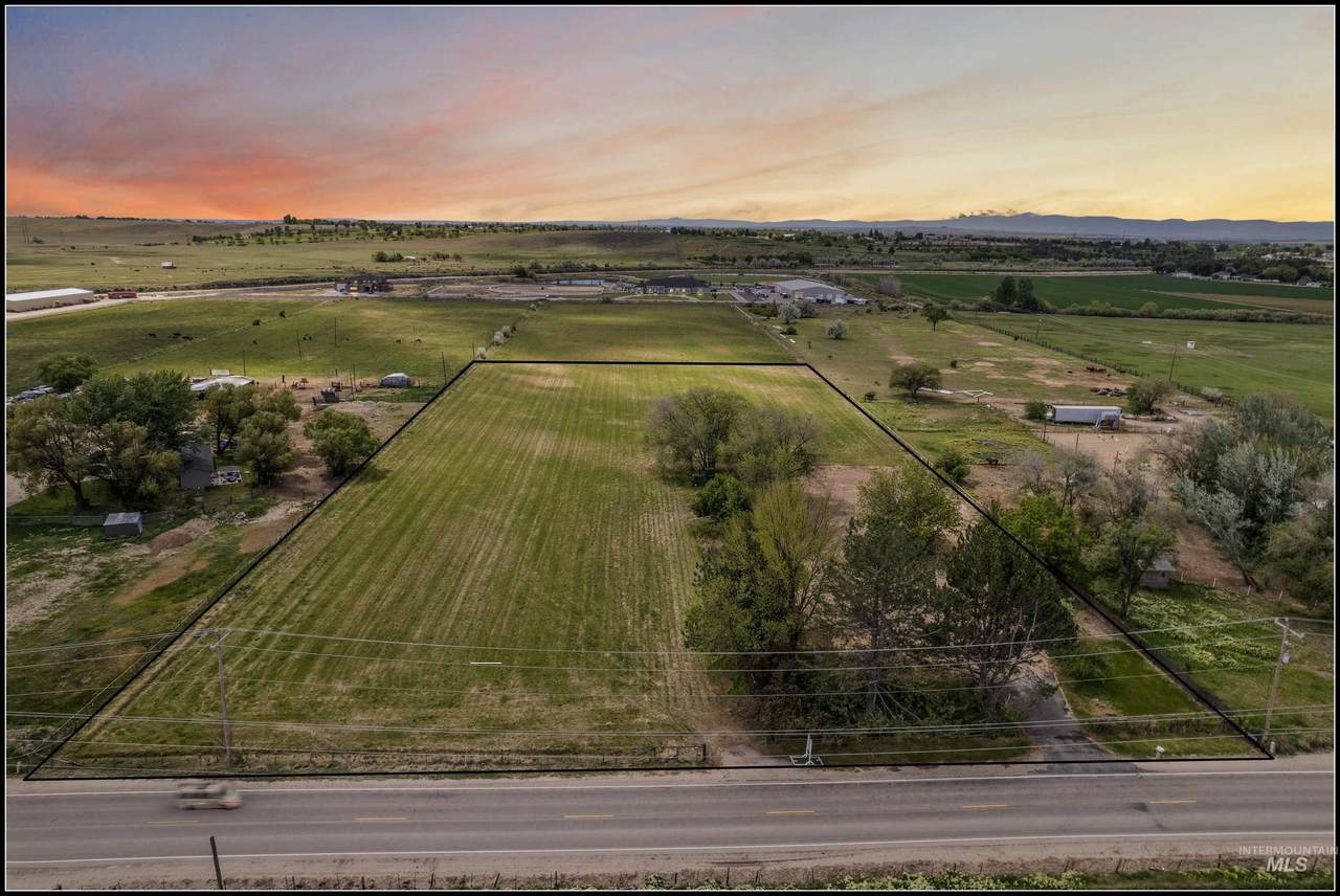 11267 Hubbard Rd - Photo 1