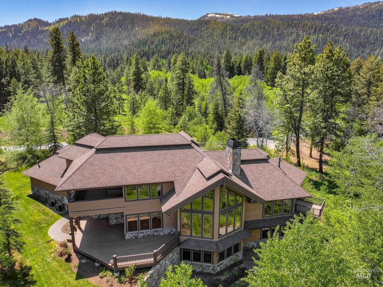 690 Discovery Drive - Photo 1