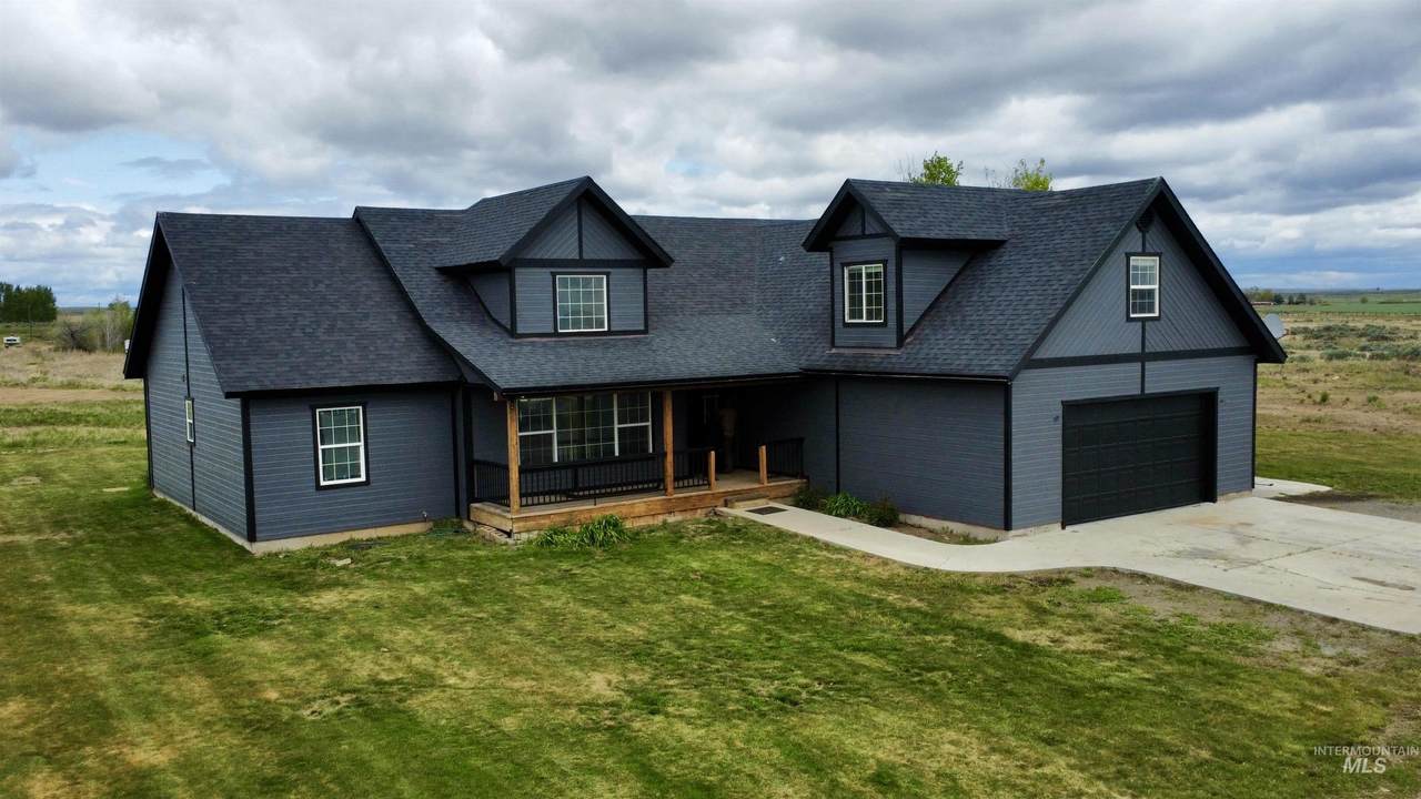 166 Eric Rd - Photo 1