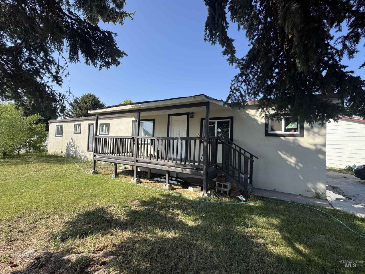 380 Orchard Dr - Photo 1