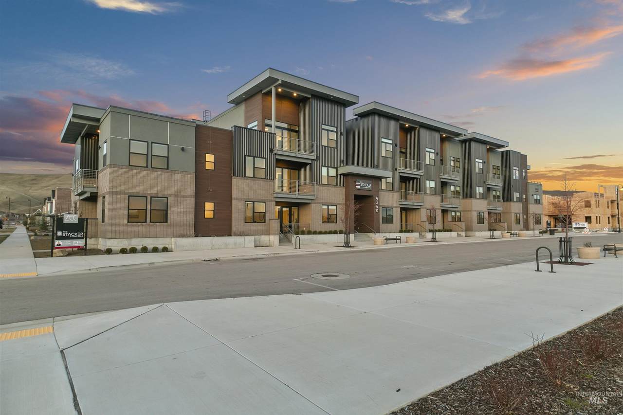4340 Haystack St - Photo 1