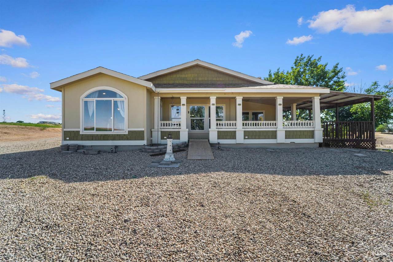 5494 Oasis Rd - Photo 1