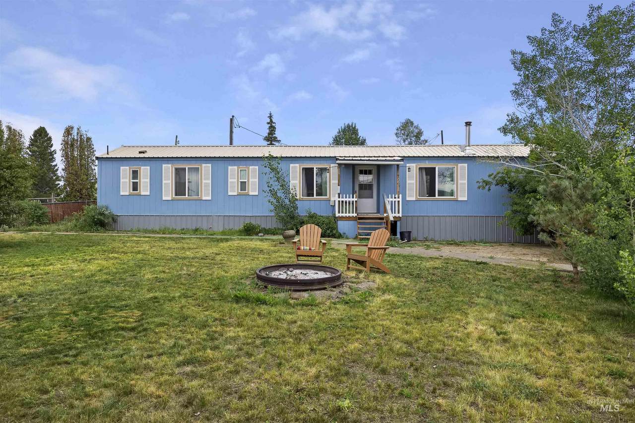 104 Poverty Lane - Photo 1