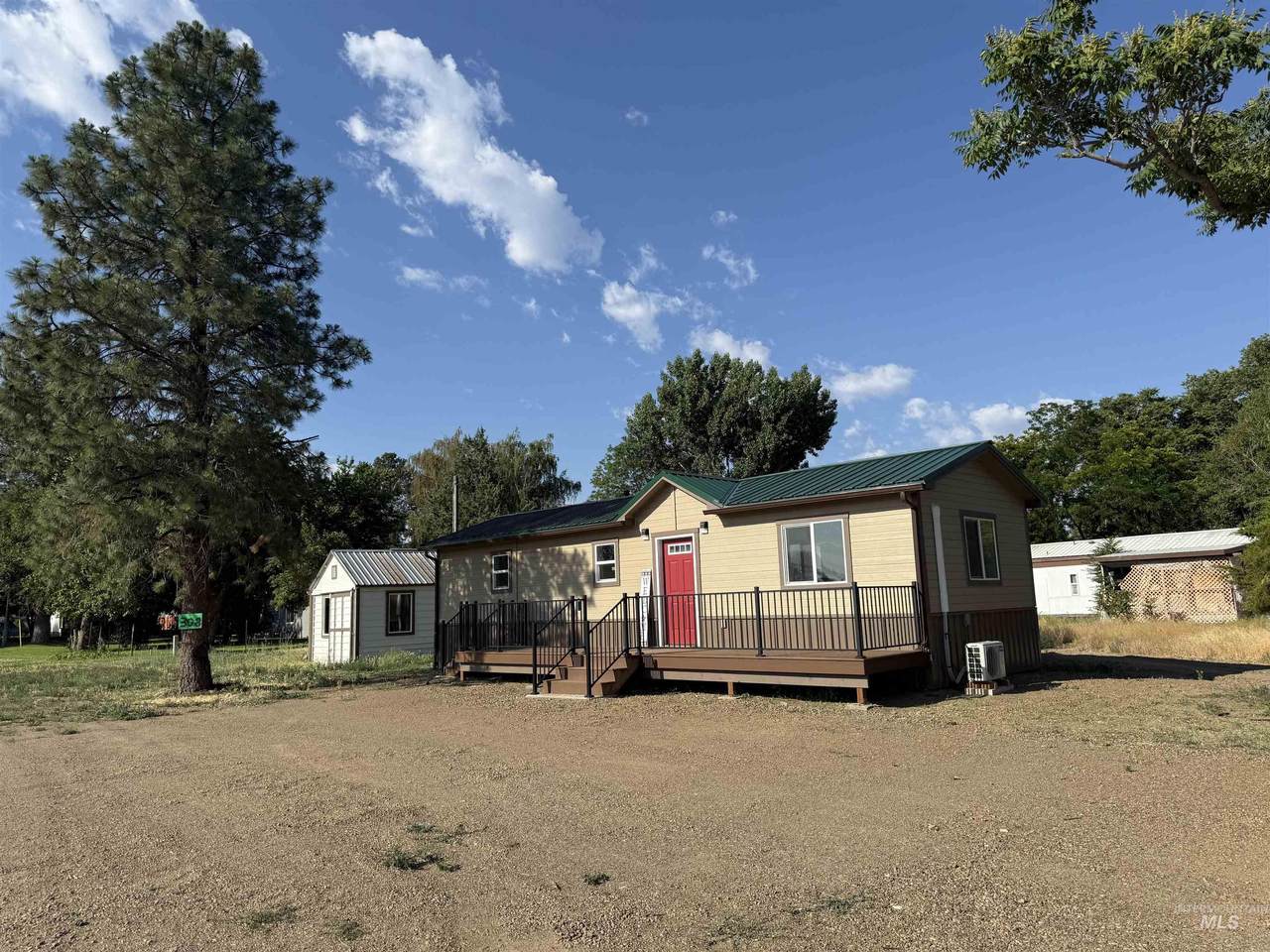 308 Custer - Photo 1