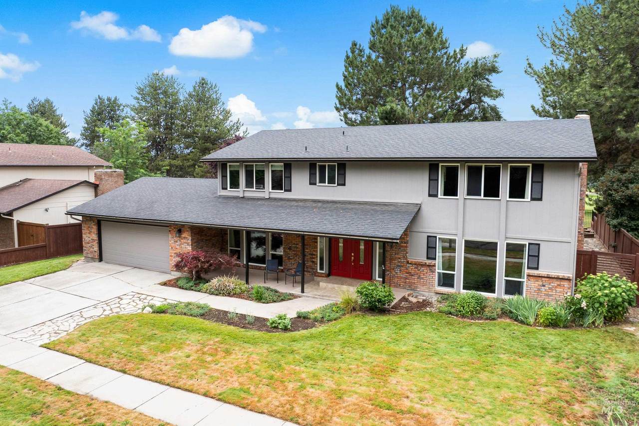 723 Spyglass Way - Photo 1
